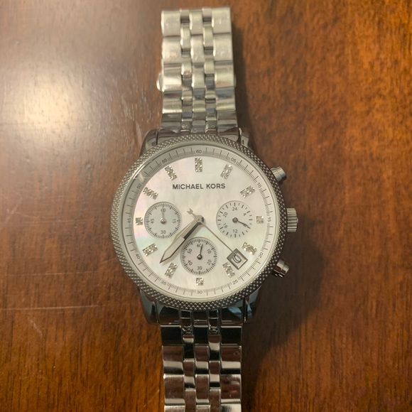 AUTHENTIC MICHAEL KORS WATCH - Picture 1 of 2